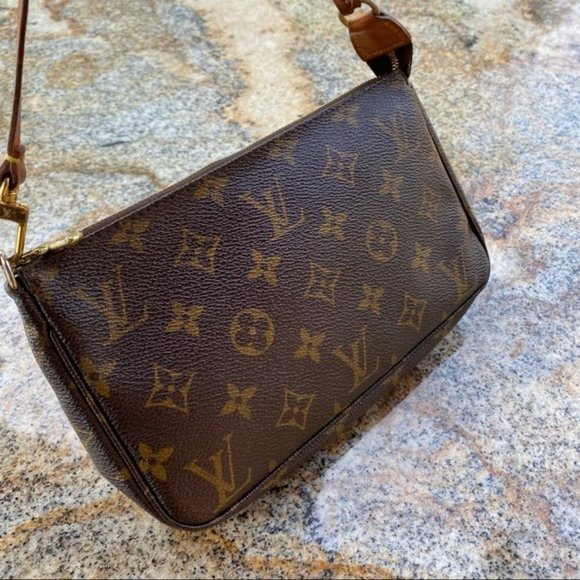 SOLD Louis Vuitton Monogram Pochette Accessoires SD0052 - Picture 5 of 16